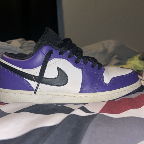 Air Jordan 1 Low Court Purple/Size: 9.5 - Picture 2 of 7